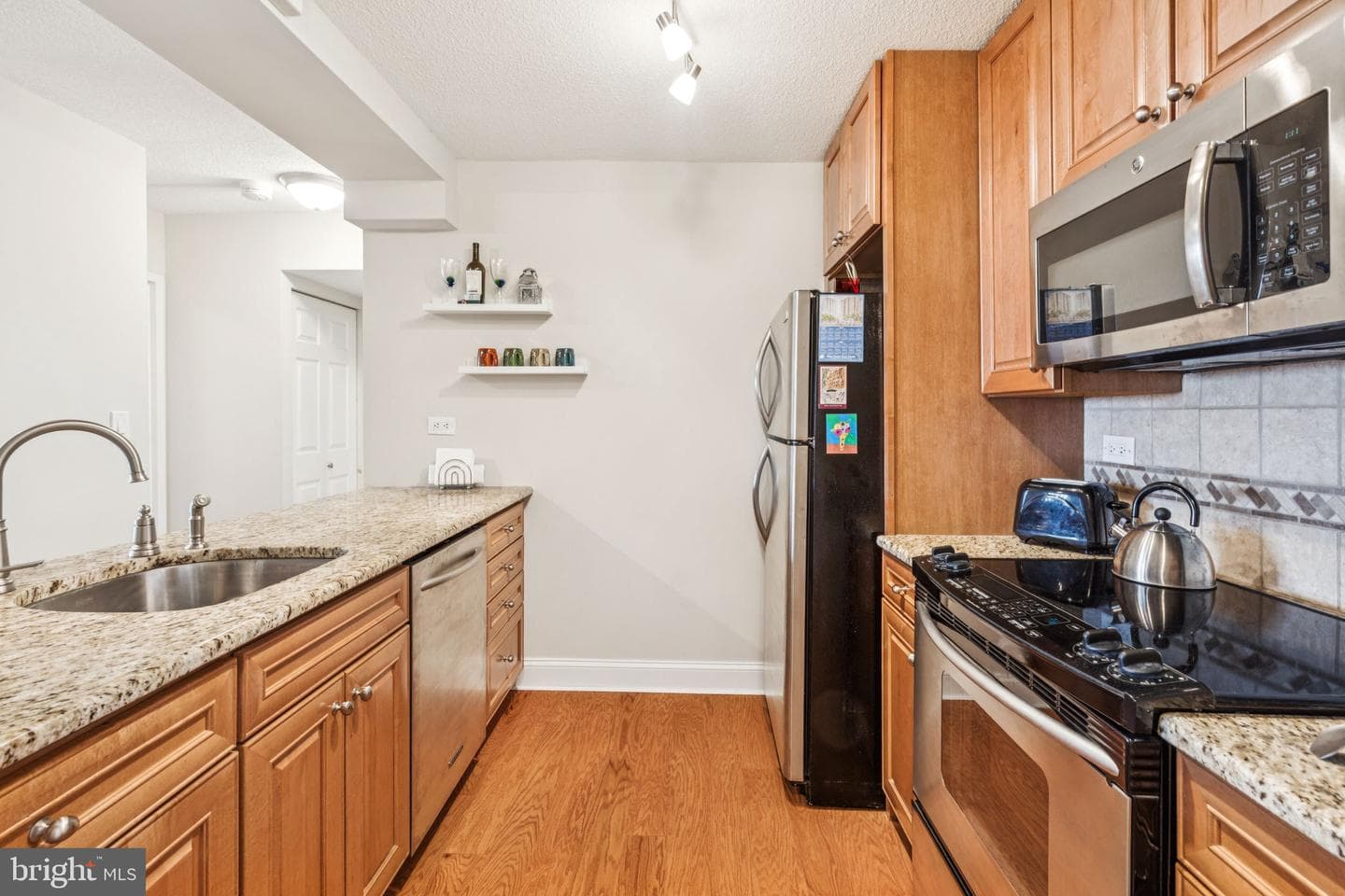 233 S 6th Street #1412b photo 11