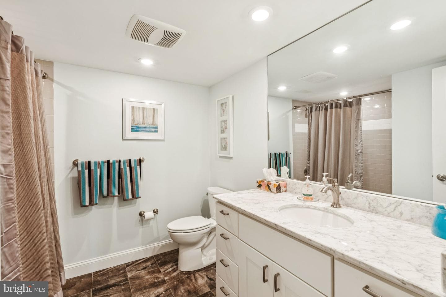 233 S 6th Street #1412b photo 20