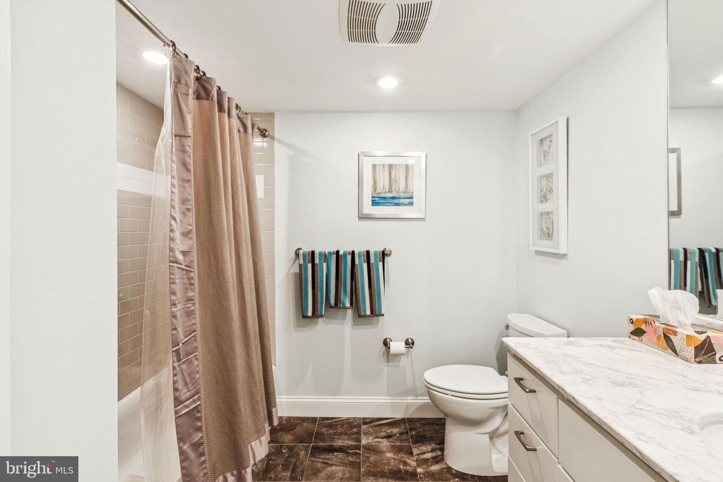233 S 6th Street #1412b photo 21