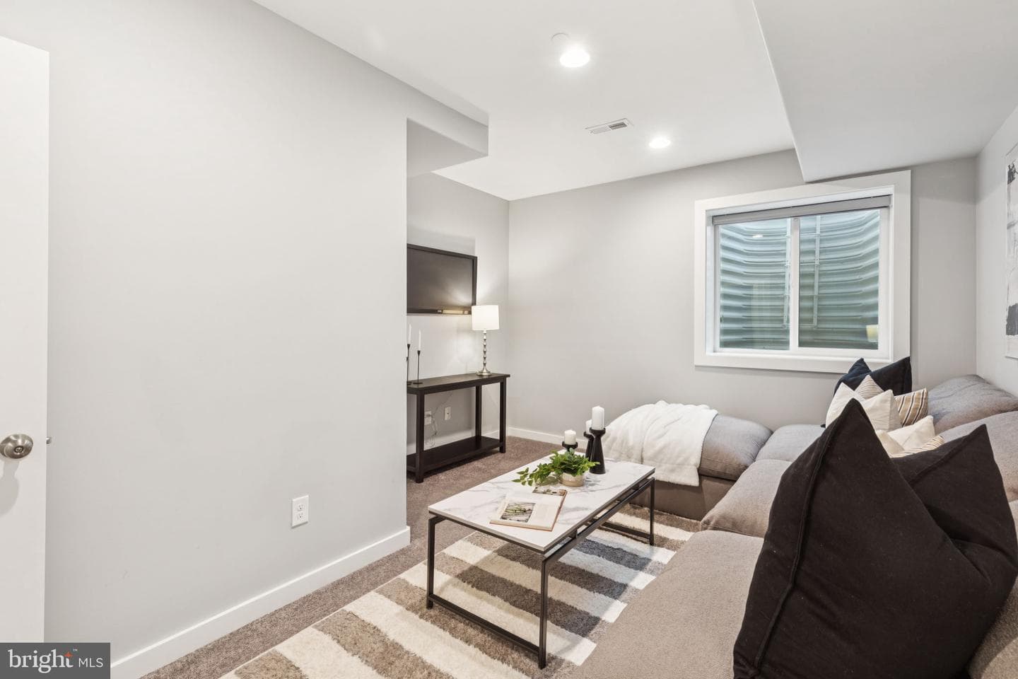 621 Moore Street photo 12