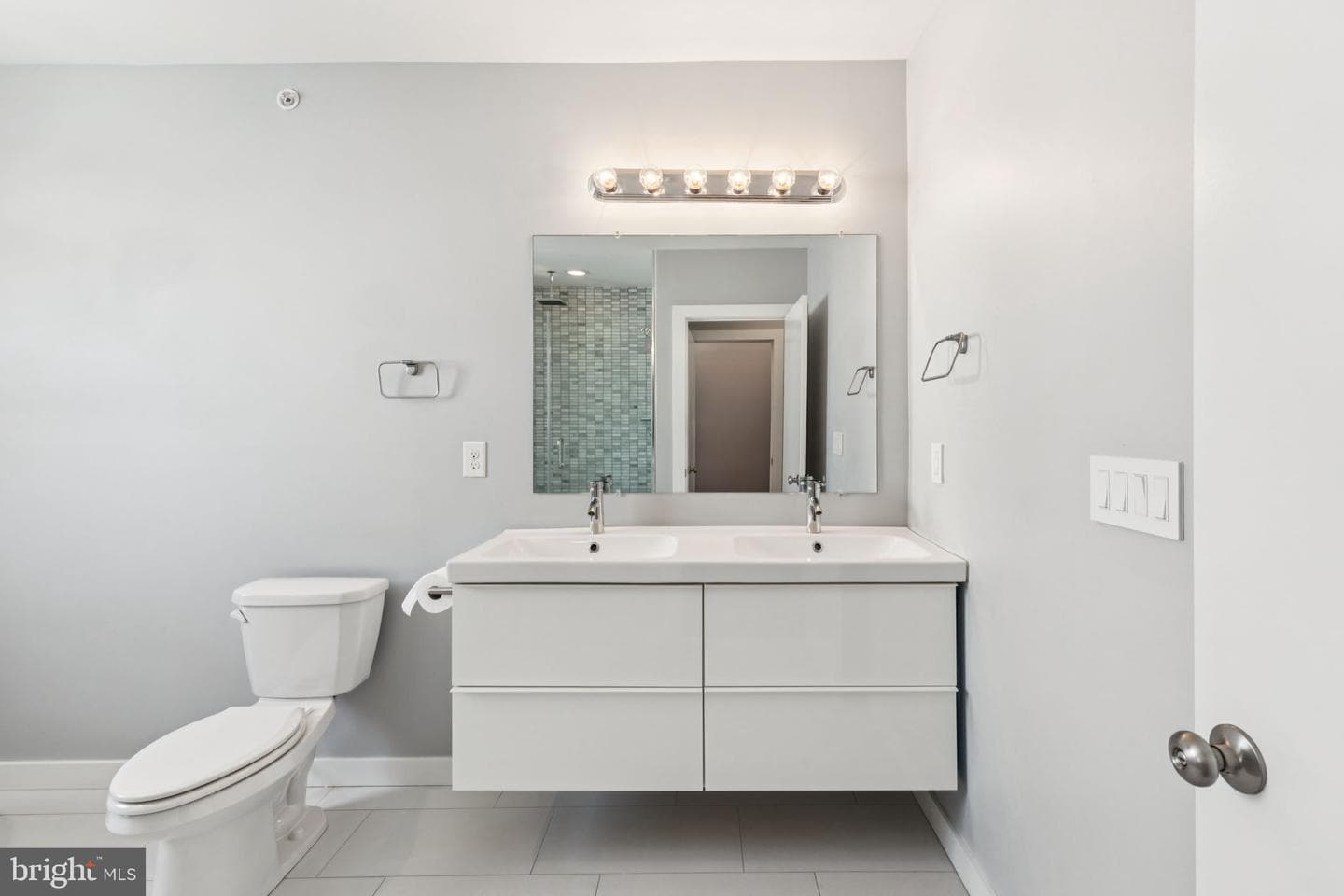 621 Moore Street photo 25