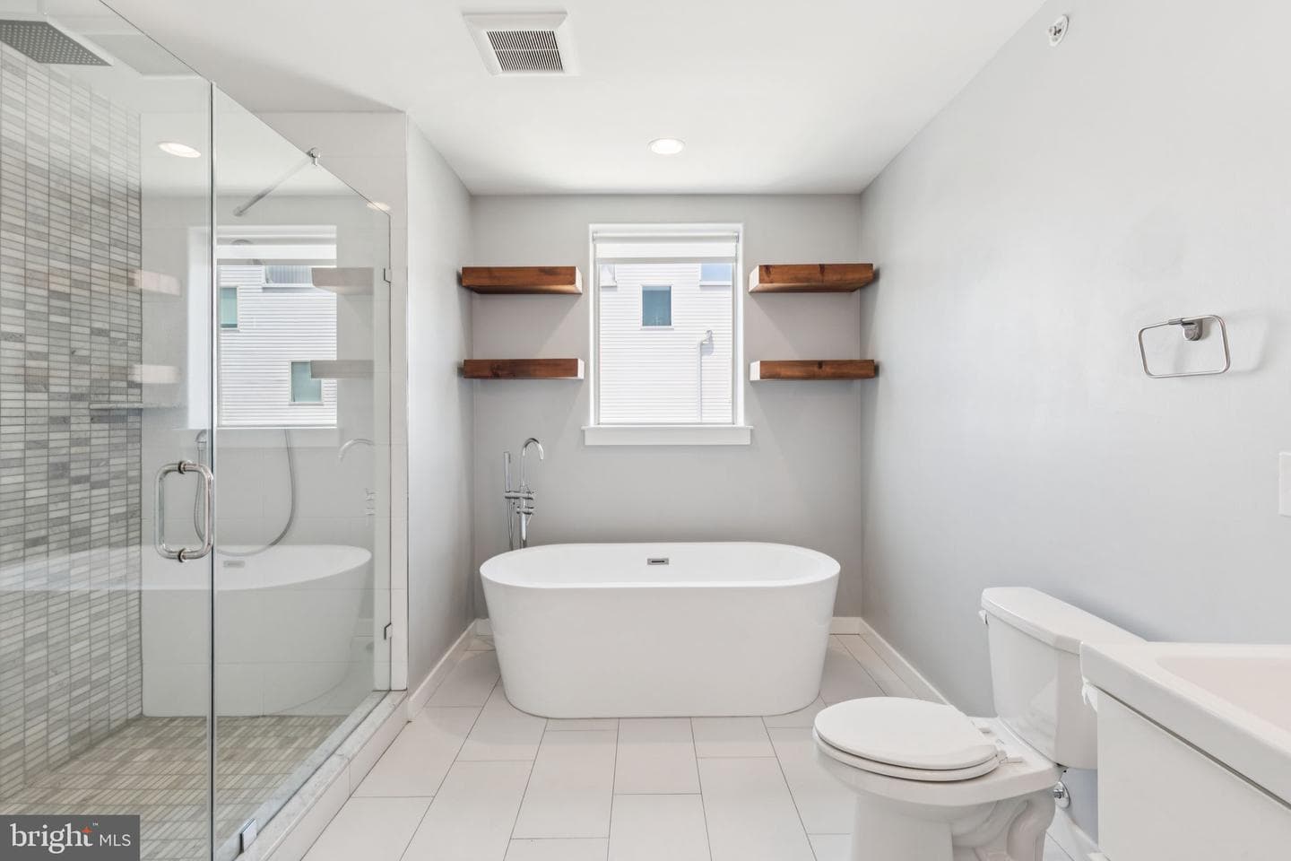621 Moore Street photo 26