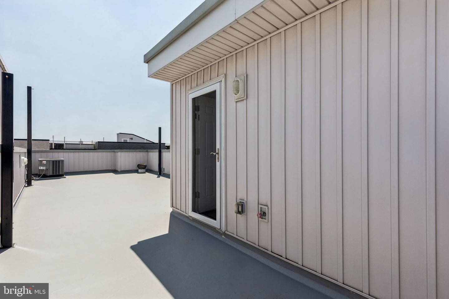 621 Moore Street photo 32