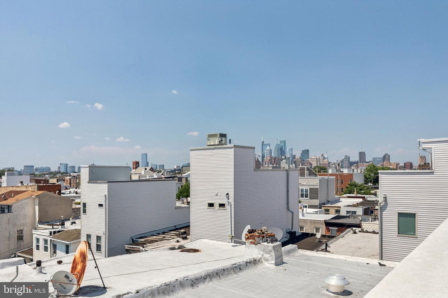 621 Moore Street photo 33