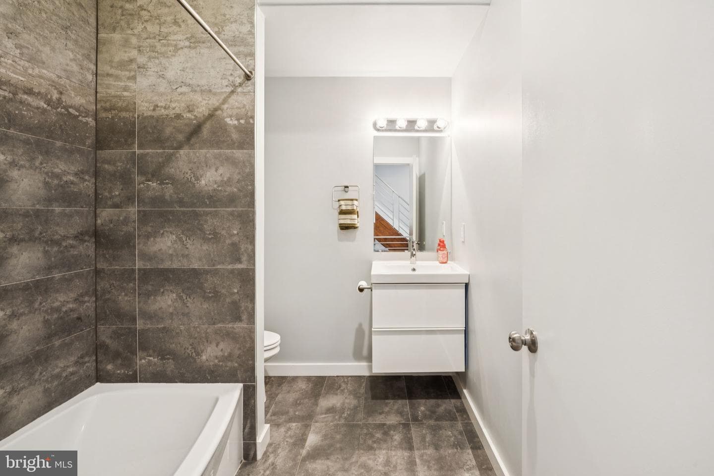 621 Moore Street photo 40
