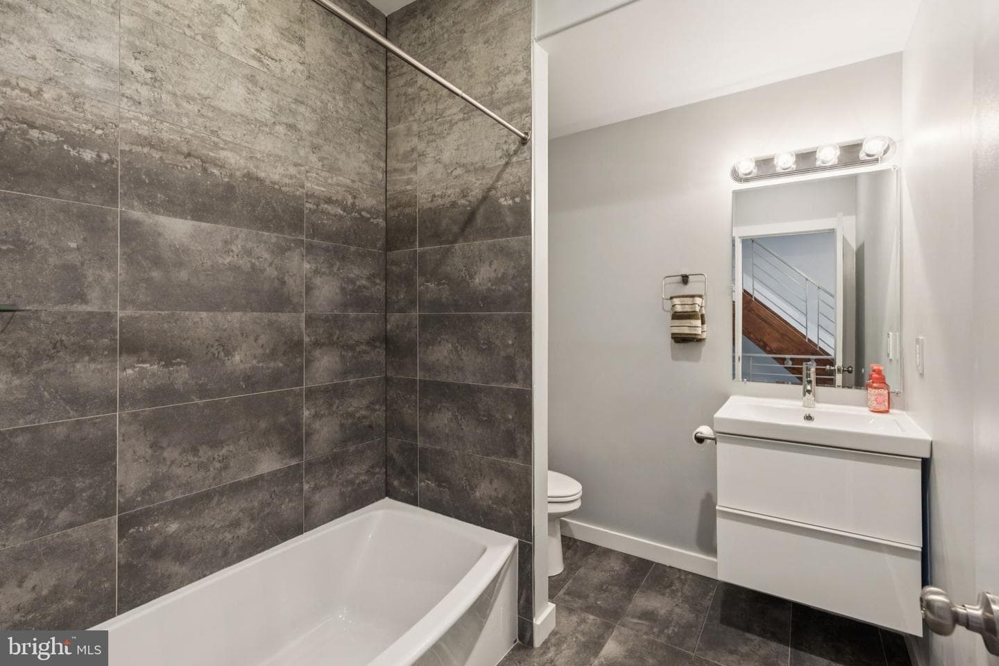 621 Moore Street photo 41