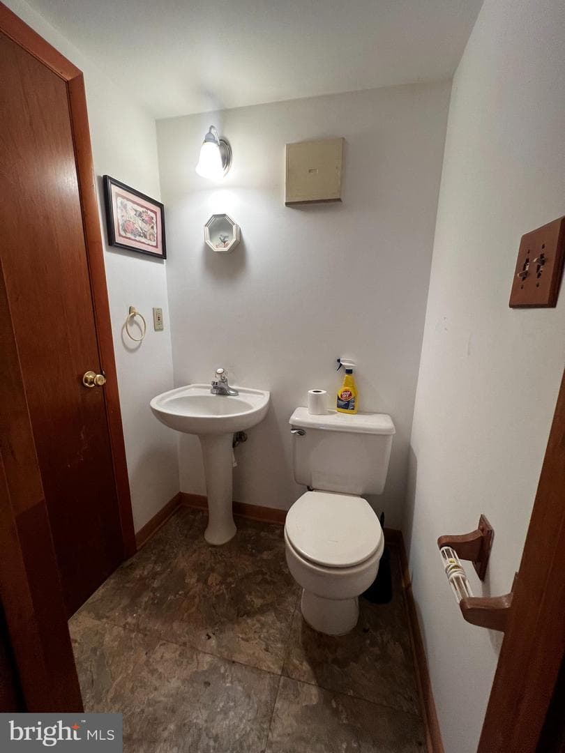 6038 Hasbrook Avenue photo 13