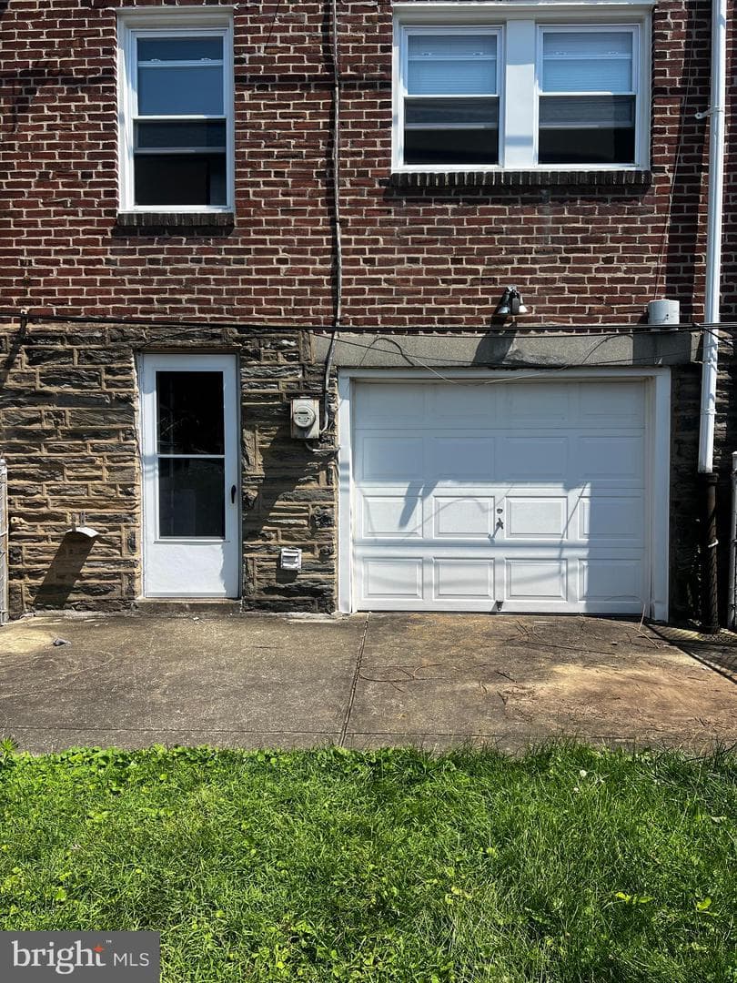 6038 Hasbrook Avenue photo 5