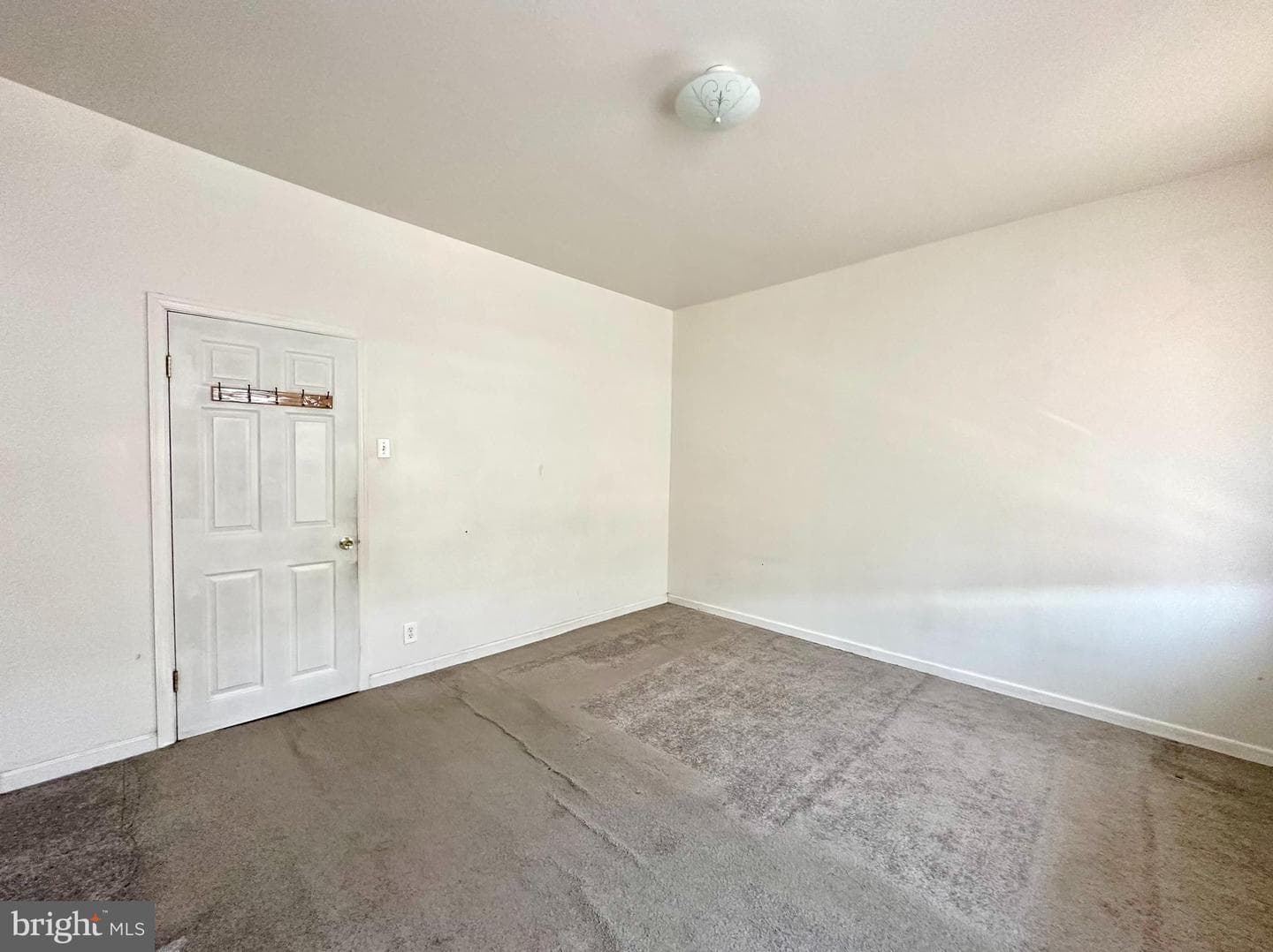 1748 S Chadwick Street photo 10