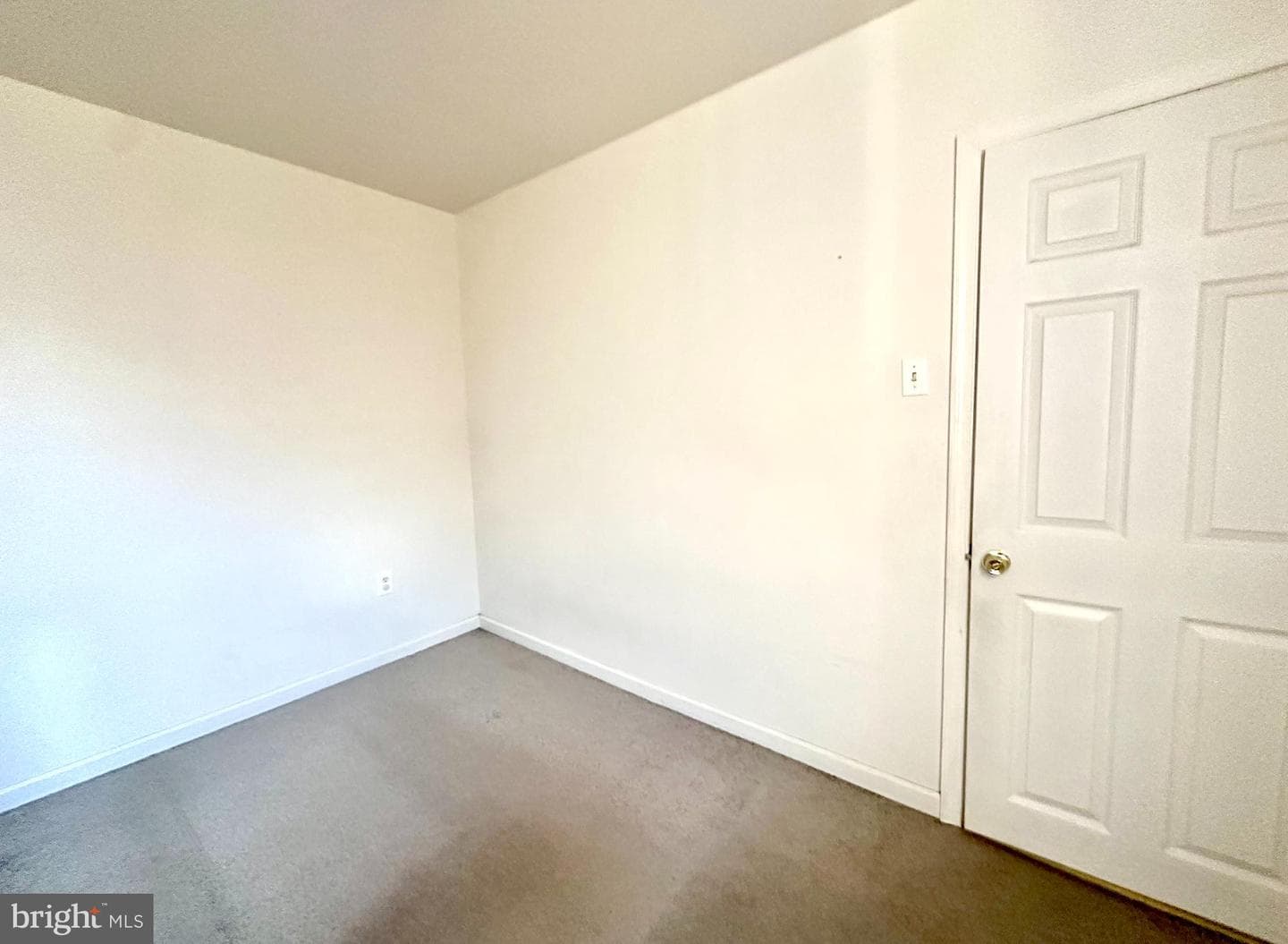 1748 S Chadwick Street photo 8