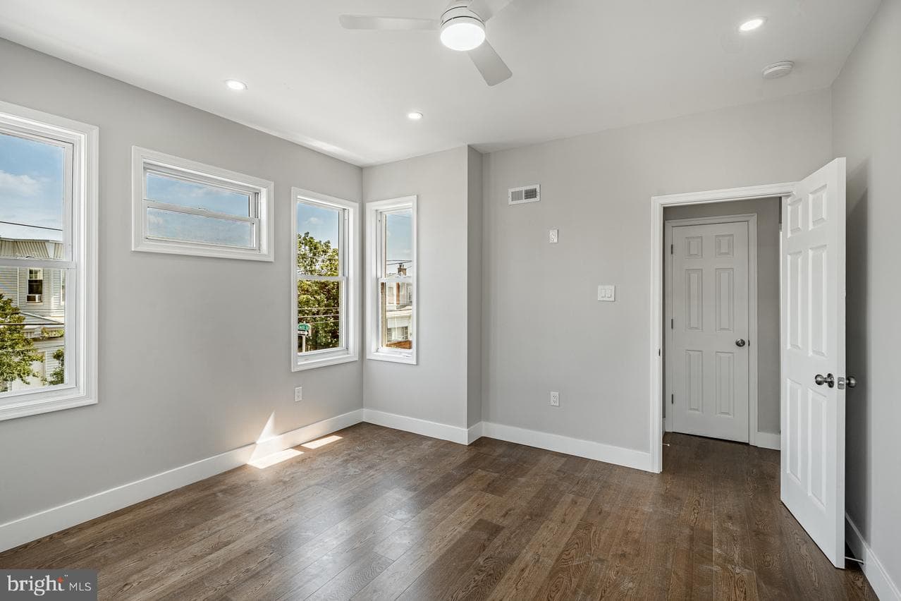 800 S Cecil Street photo 20