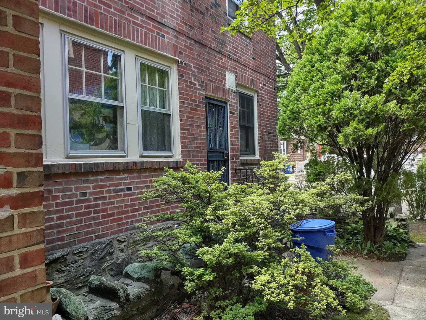 407 E Allens Lane photo 6