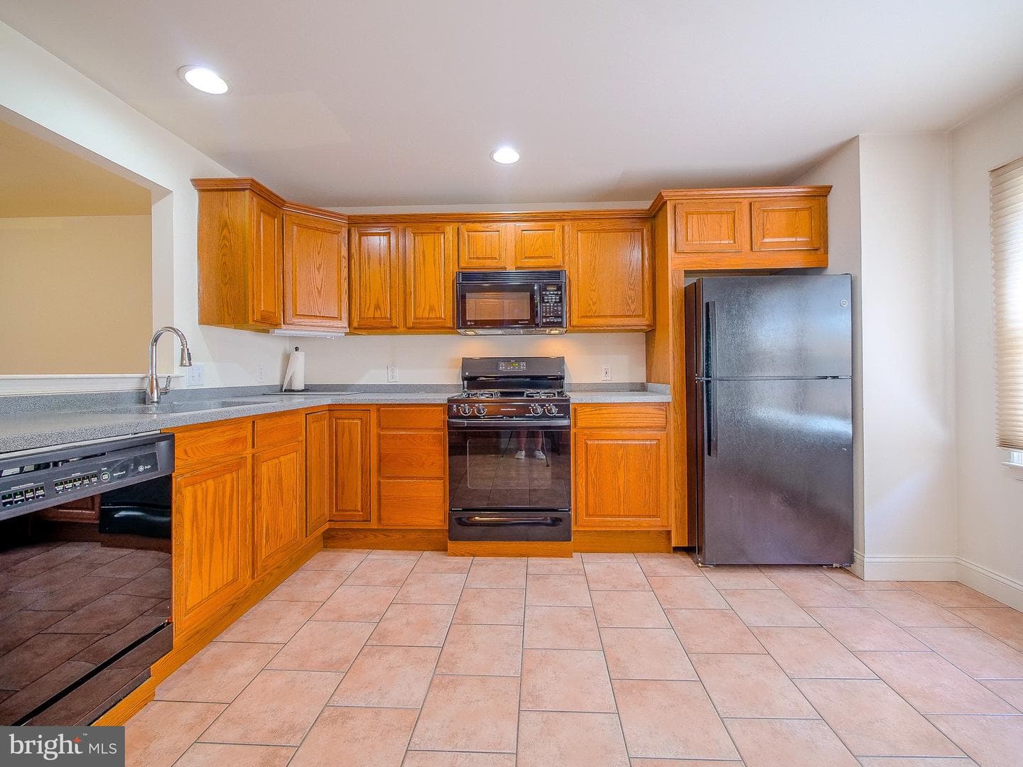 2419 South Street photo 21