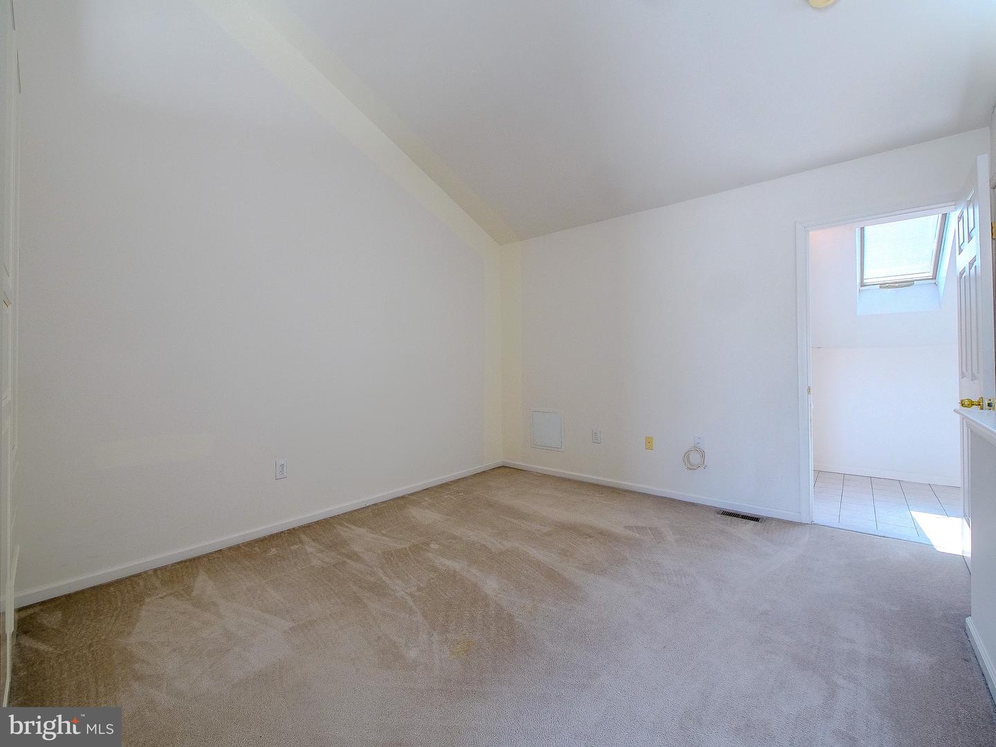 2419 South Street photo 27