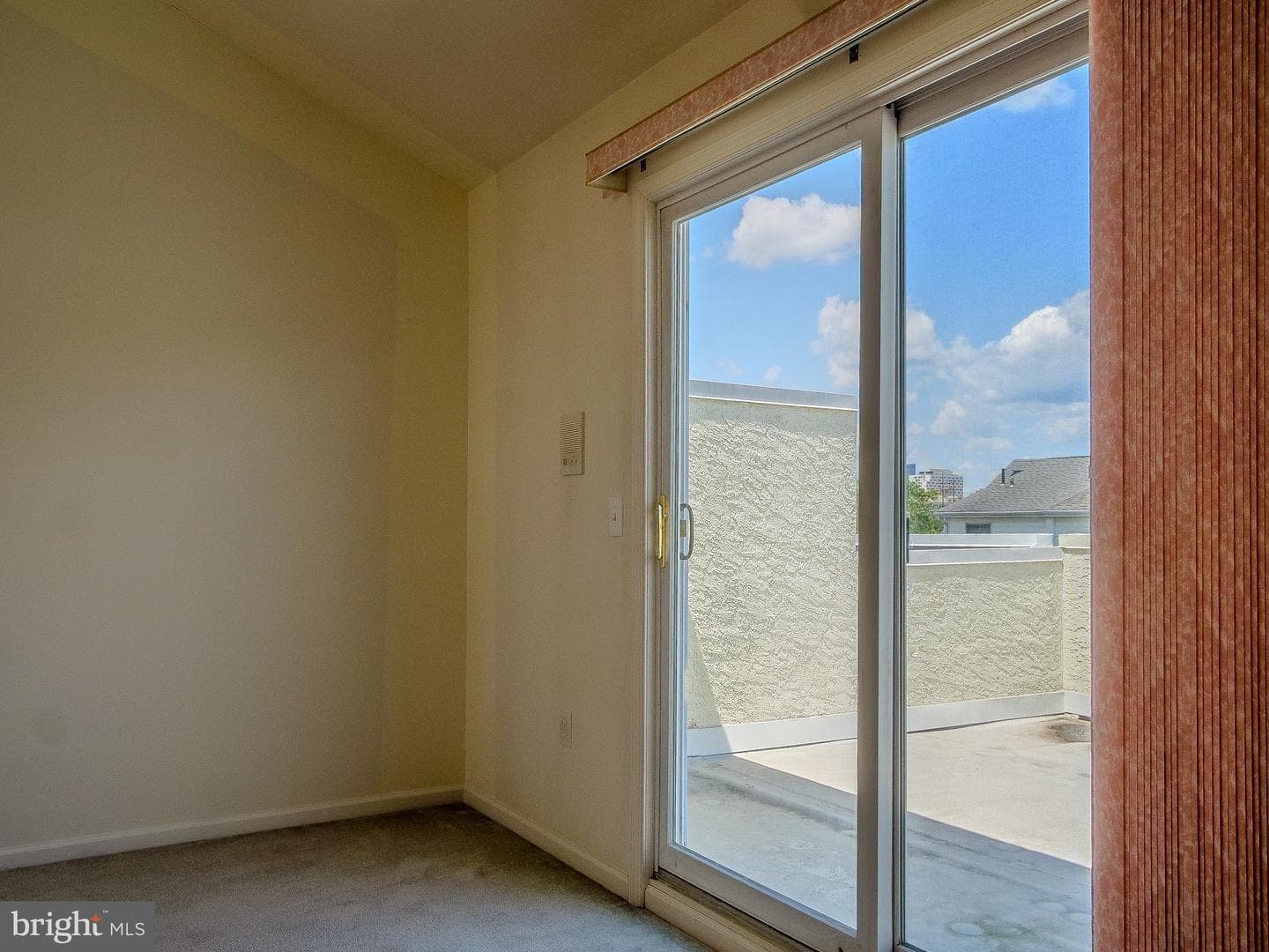 2419 South Street photo 31