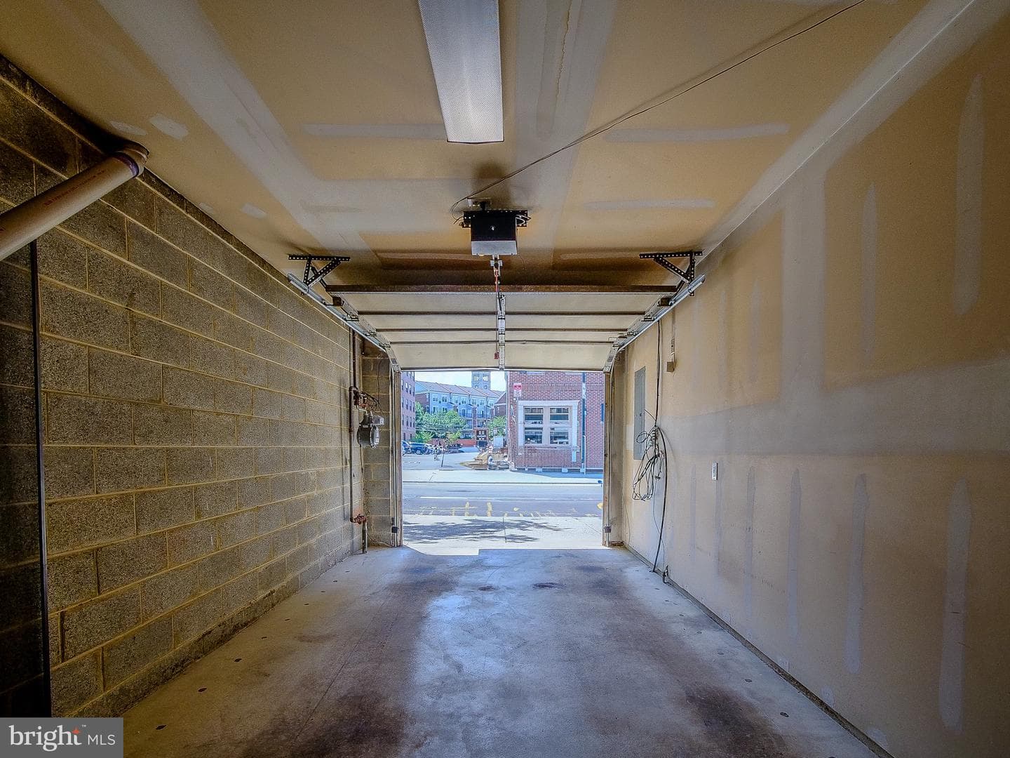2419 South Street photo 4