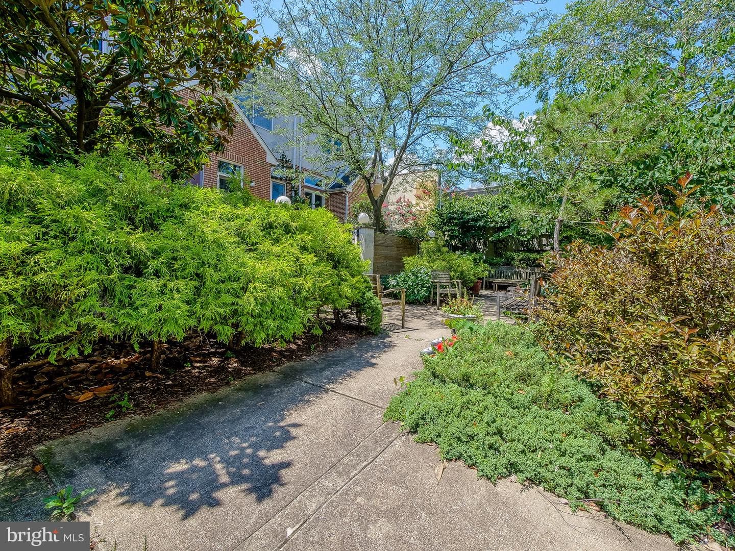 2419 South Street photo 7