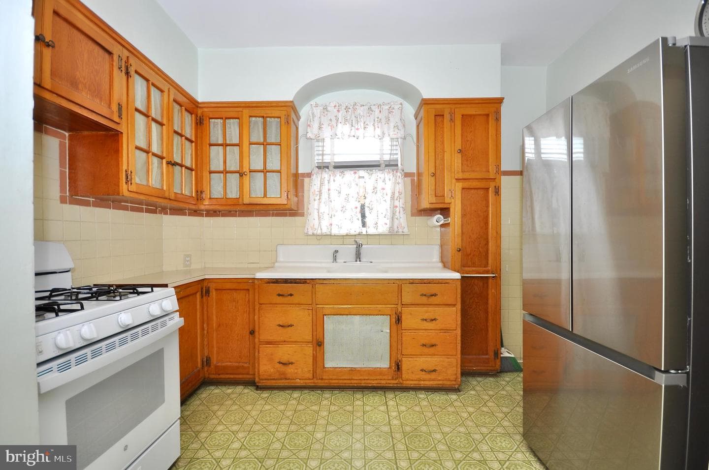 2554 Gillingham Street photo 10