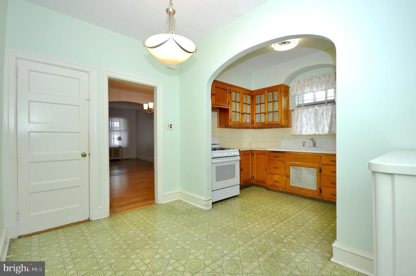 2554 Gillingham Street photo 14