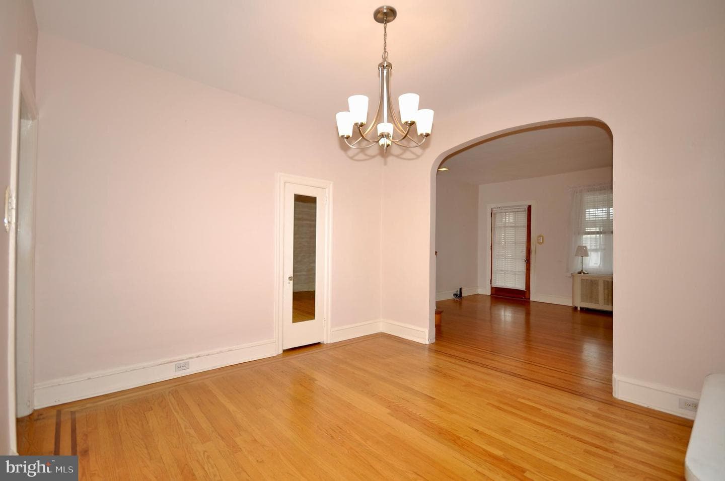 2554 Gillingham Street photo 8