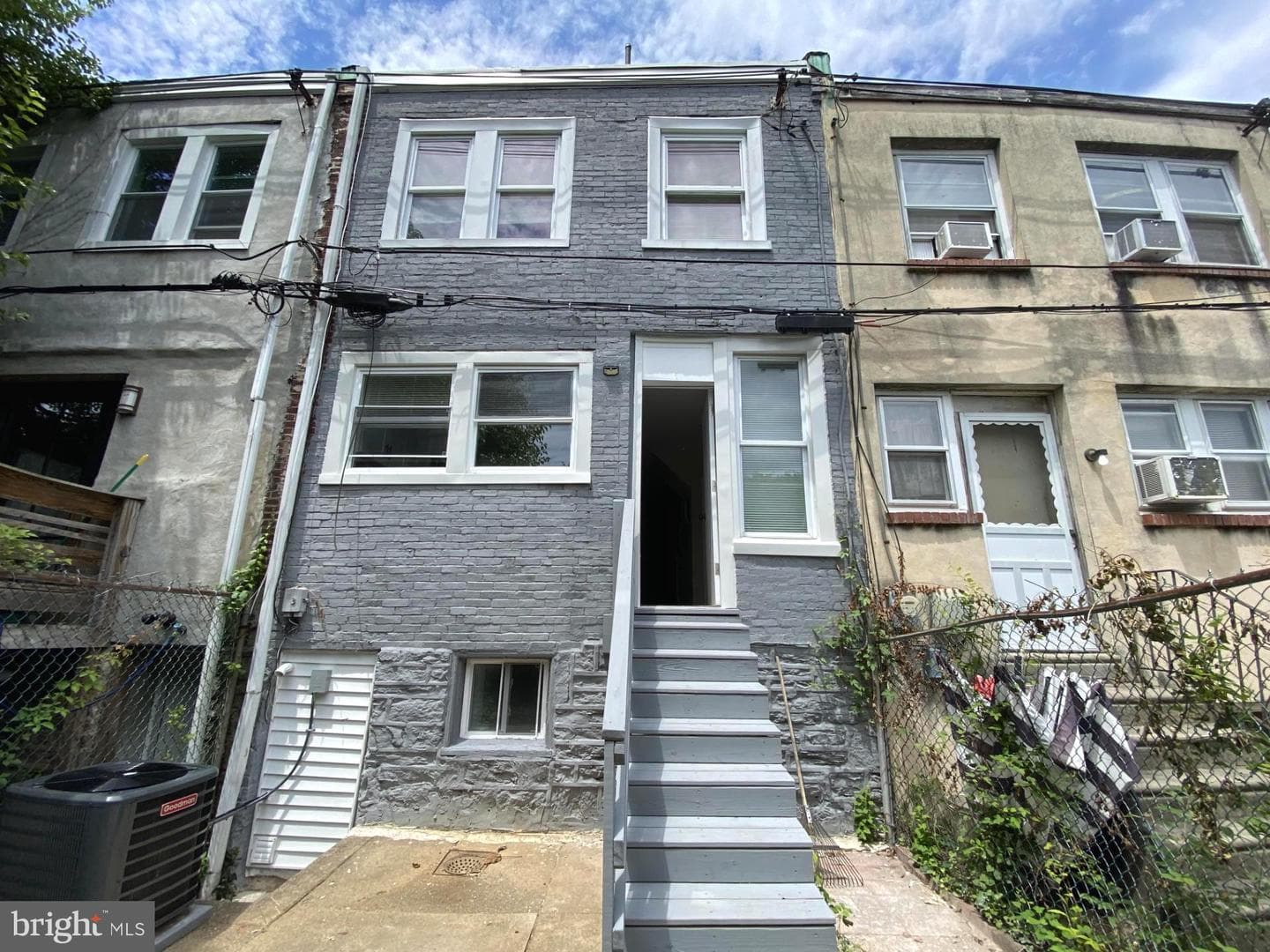 100 E Montana Street photo 26
