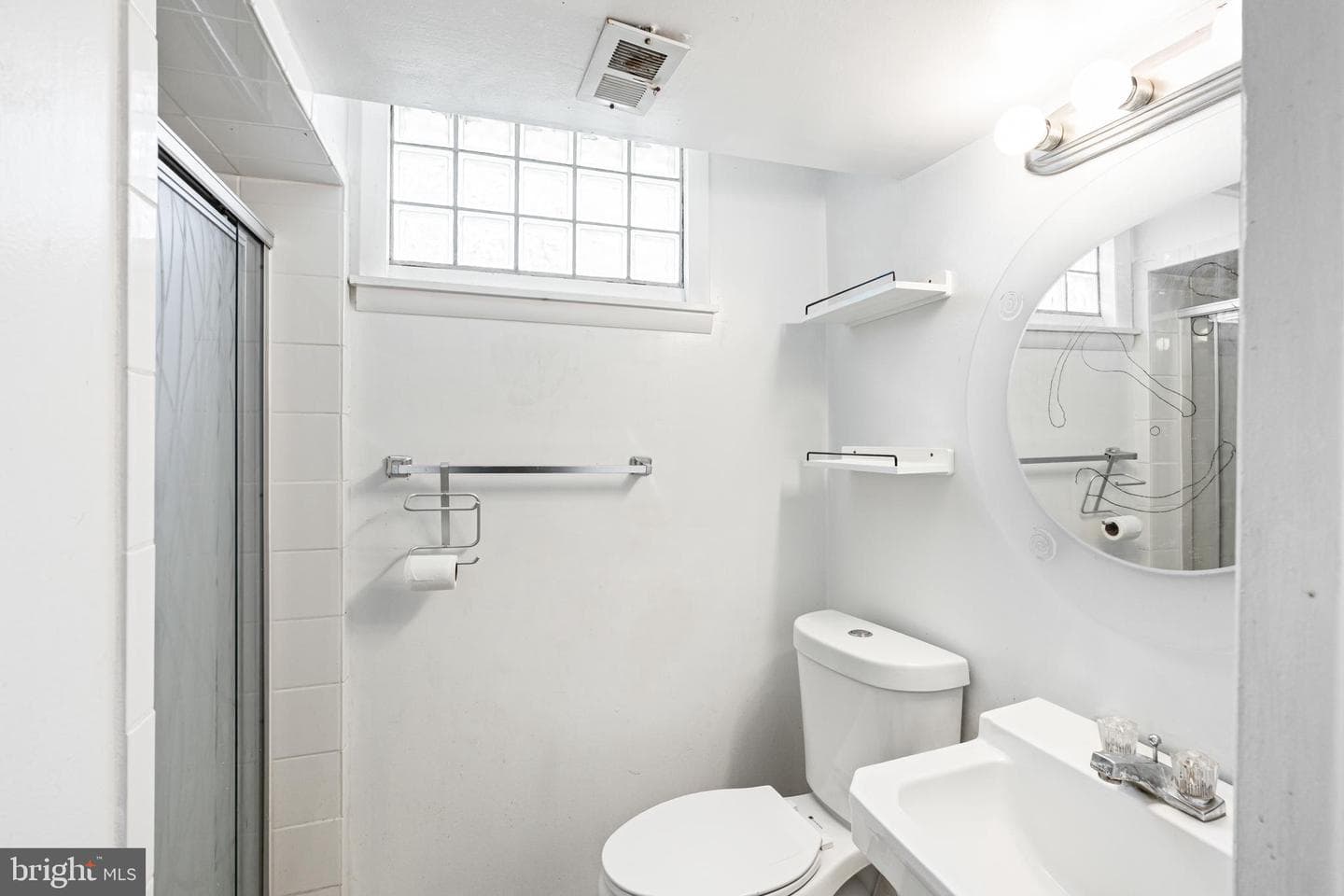 7018 Henry Avenue photo 13