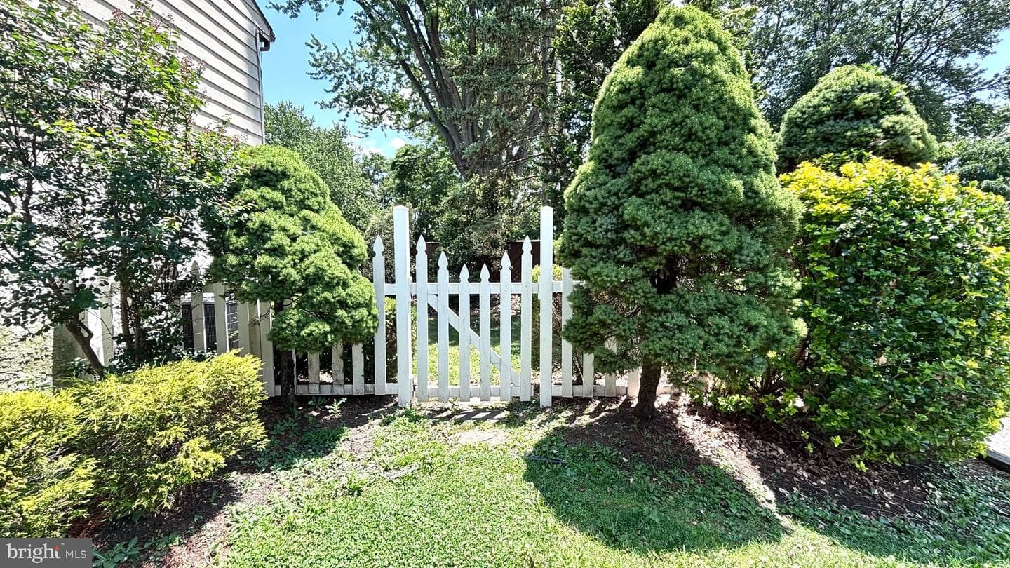 9401 Tulip Street photo 66