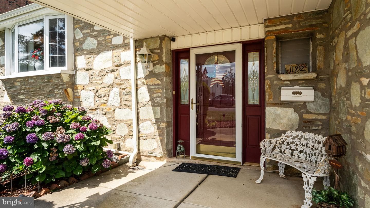 11992 Lockart Road photo 2