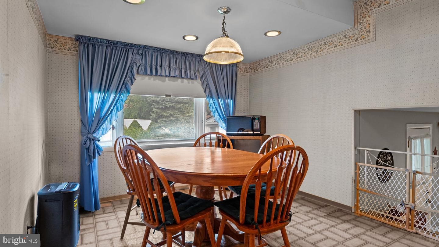 11992 Lockart Road photo 9