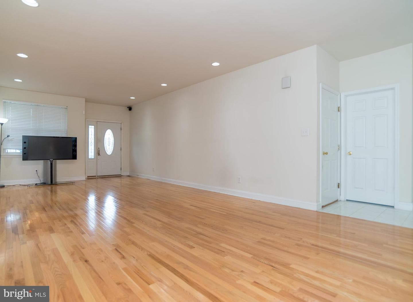 800 Red Lion Road photo 2