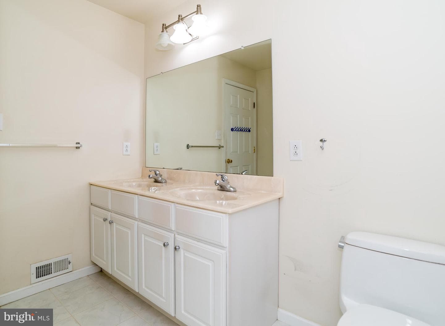 800 Red Lion Road photo 35