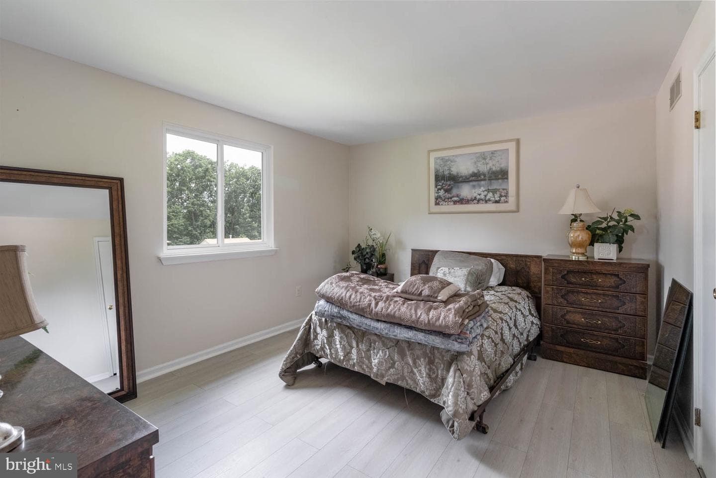 937 Caledonia Street photo 29