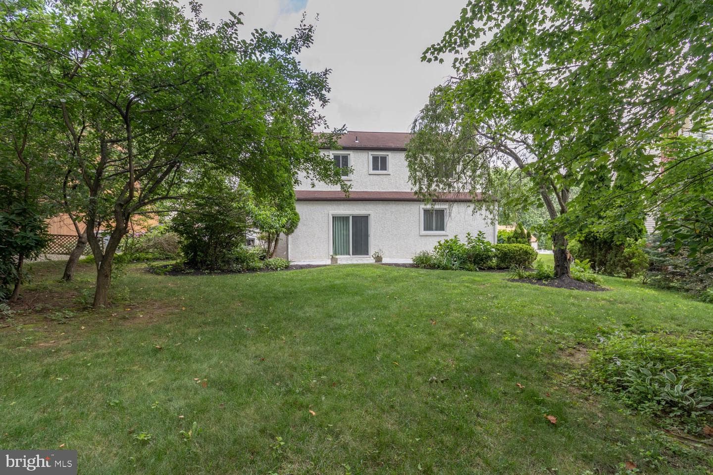 937 Caledonia Street photo 38