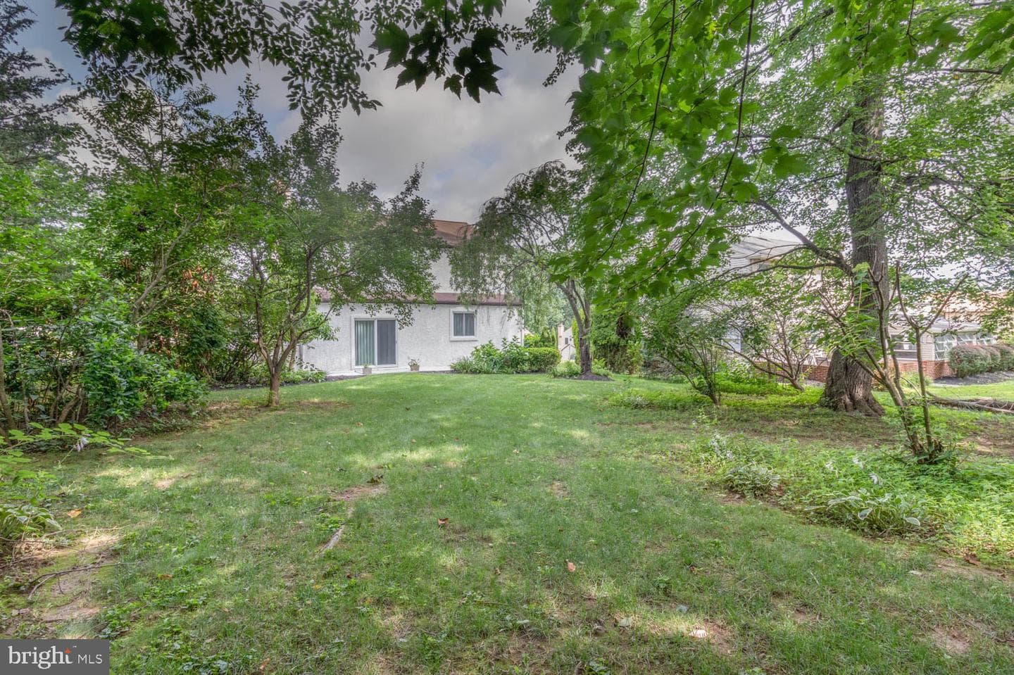 937 Caledonia Street photo 40