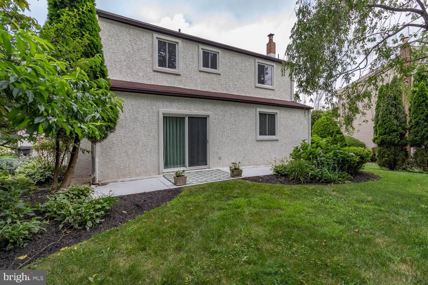 937 Caledonia Street photo 41