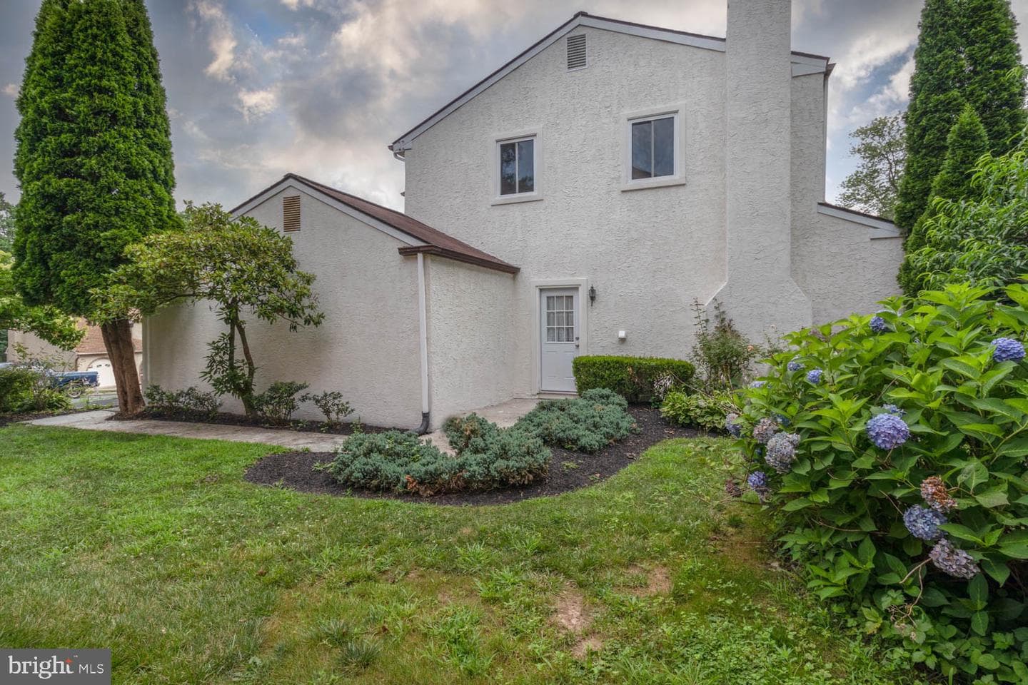 937 Caledonia Street photo 42