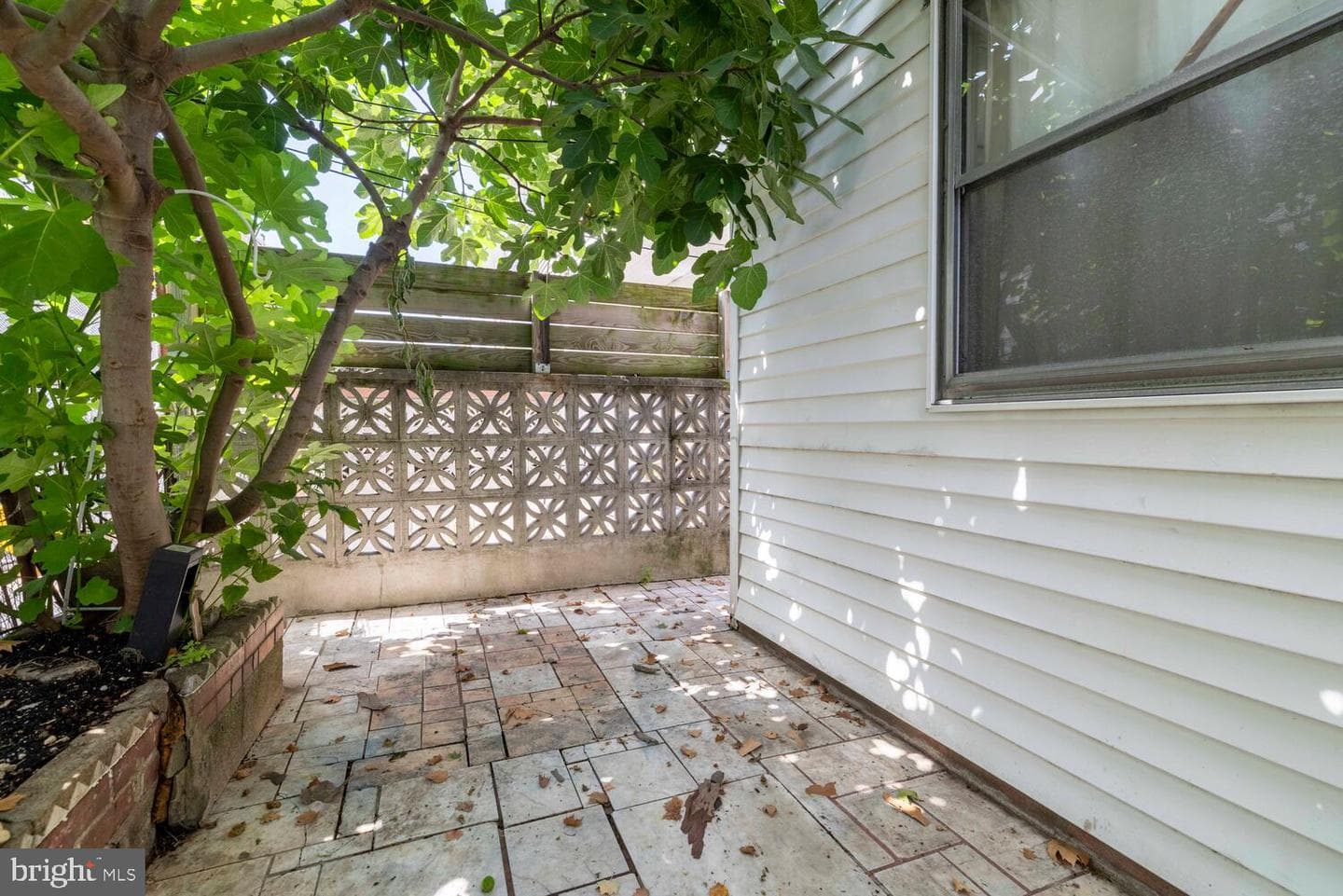 2319 S Woodstock Street photo 20