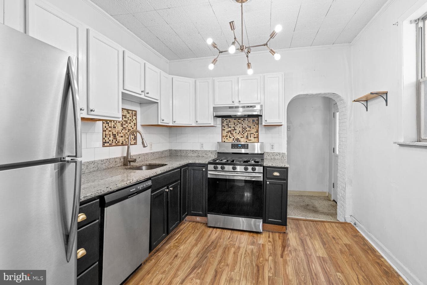 2319 S Woodstock Street photo 8