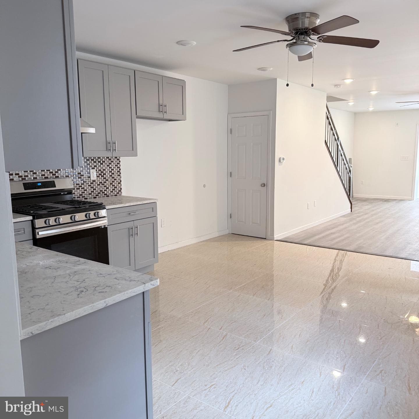 6049 Walton Avenue photo 33
