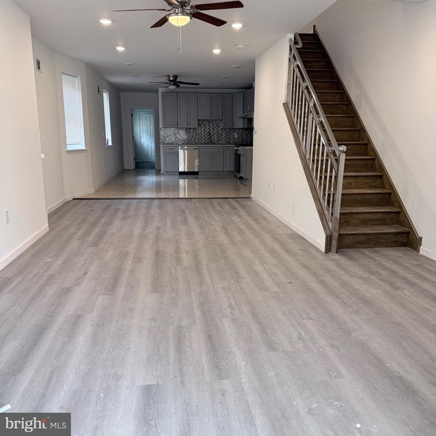 6049 Walton Avenue photo 35