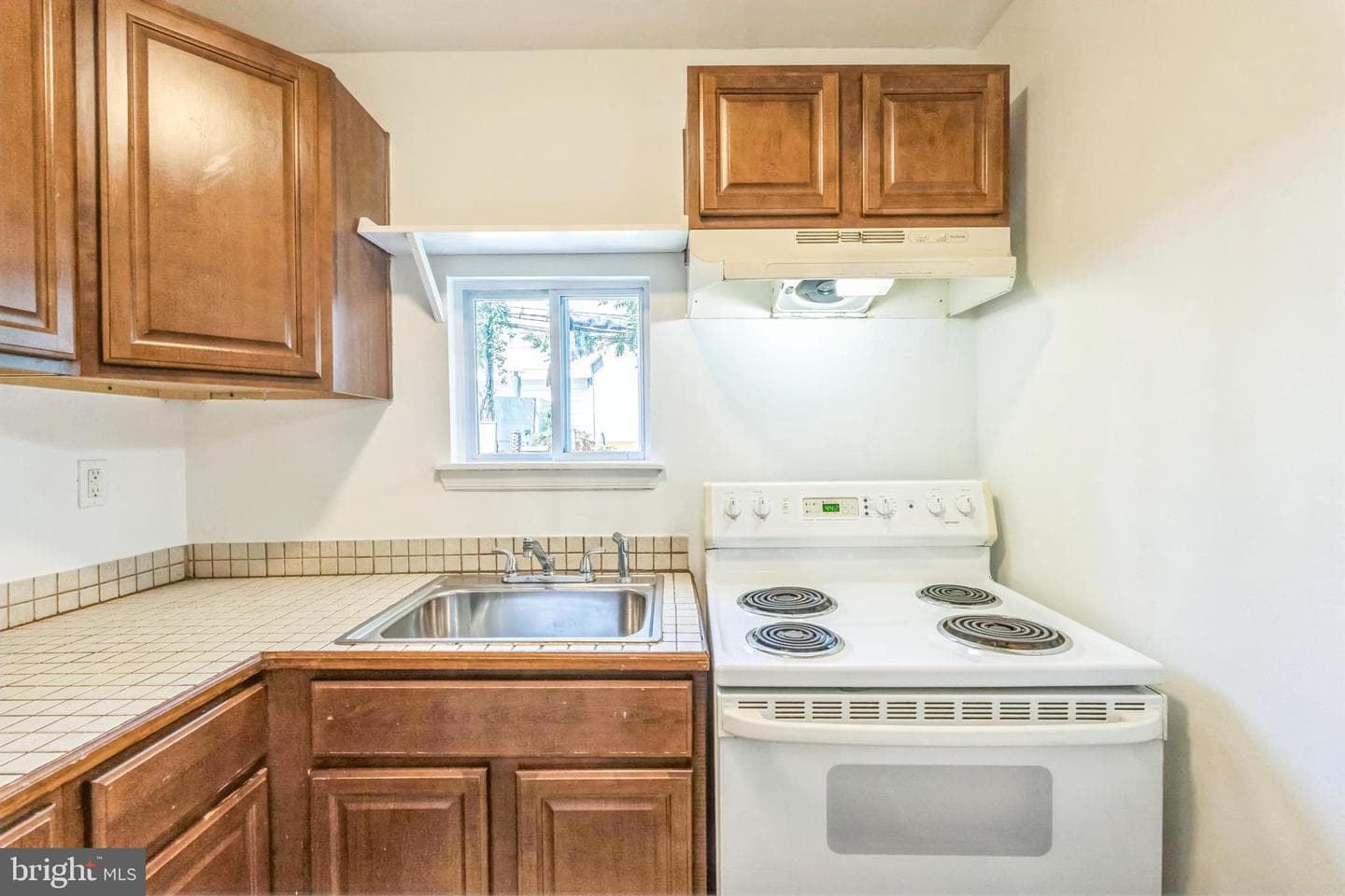 2519 E Gordon Street photo 3