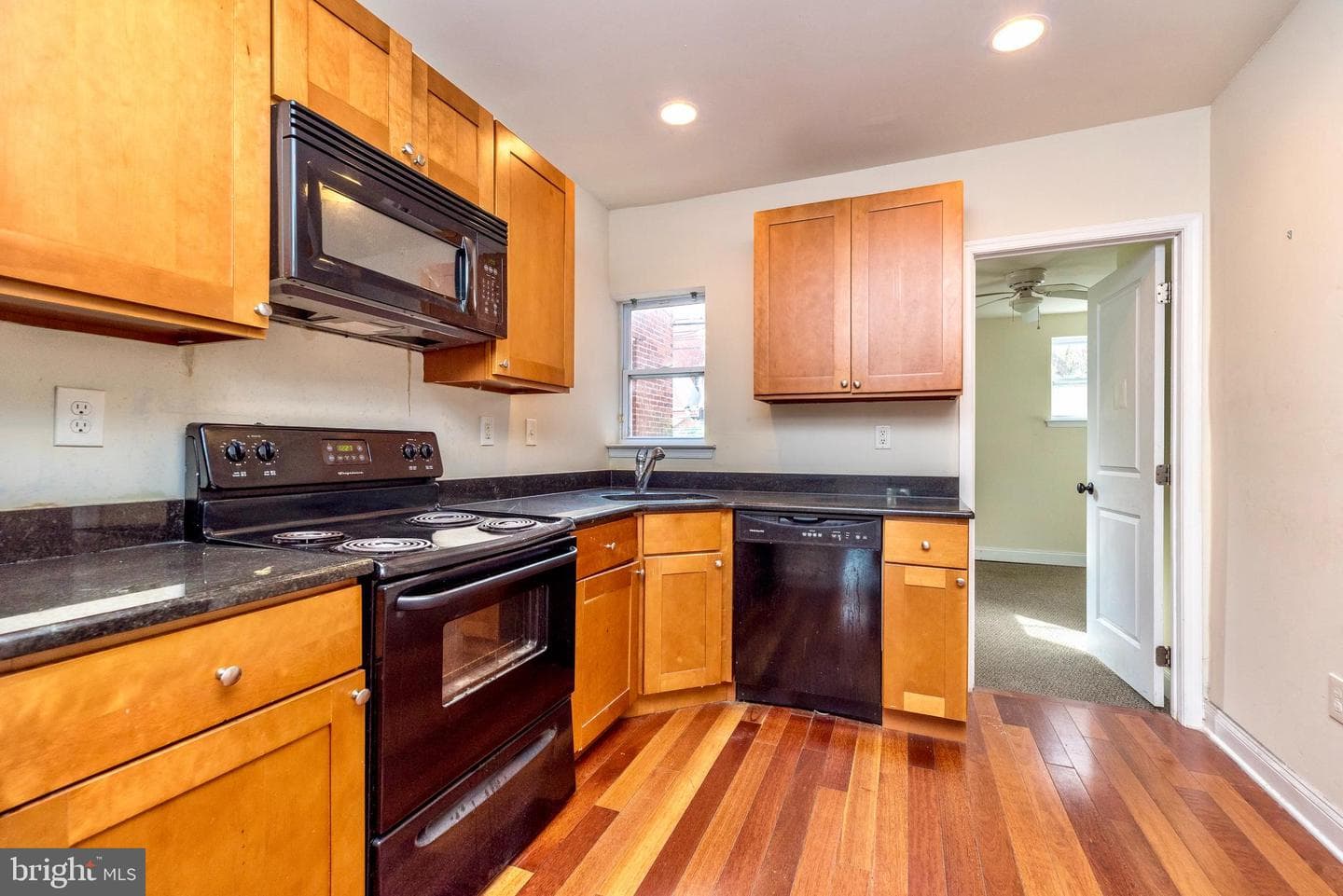 5636 N Uber Street photo 11