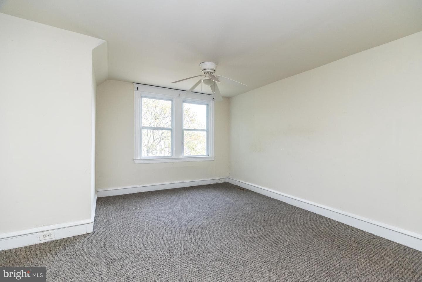 5636 N Uber Street photo 12