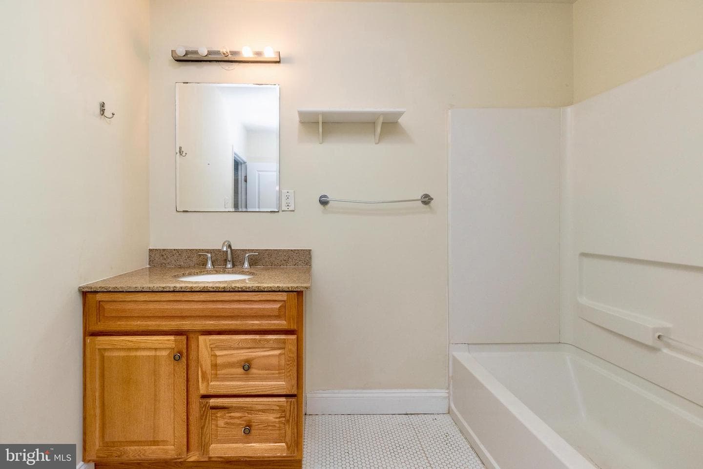 5636 N Uber Street photo 25