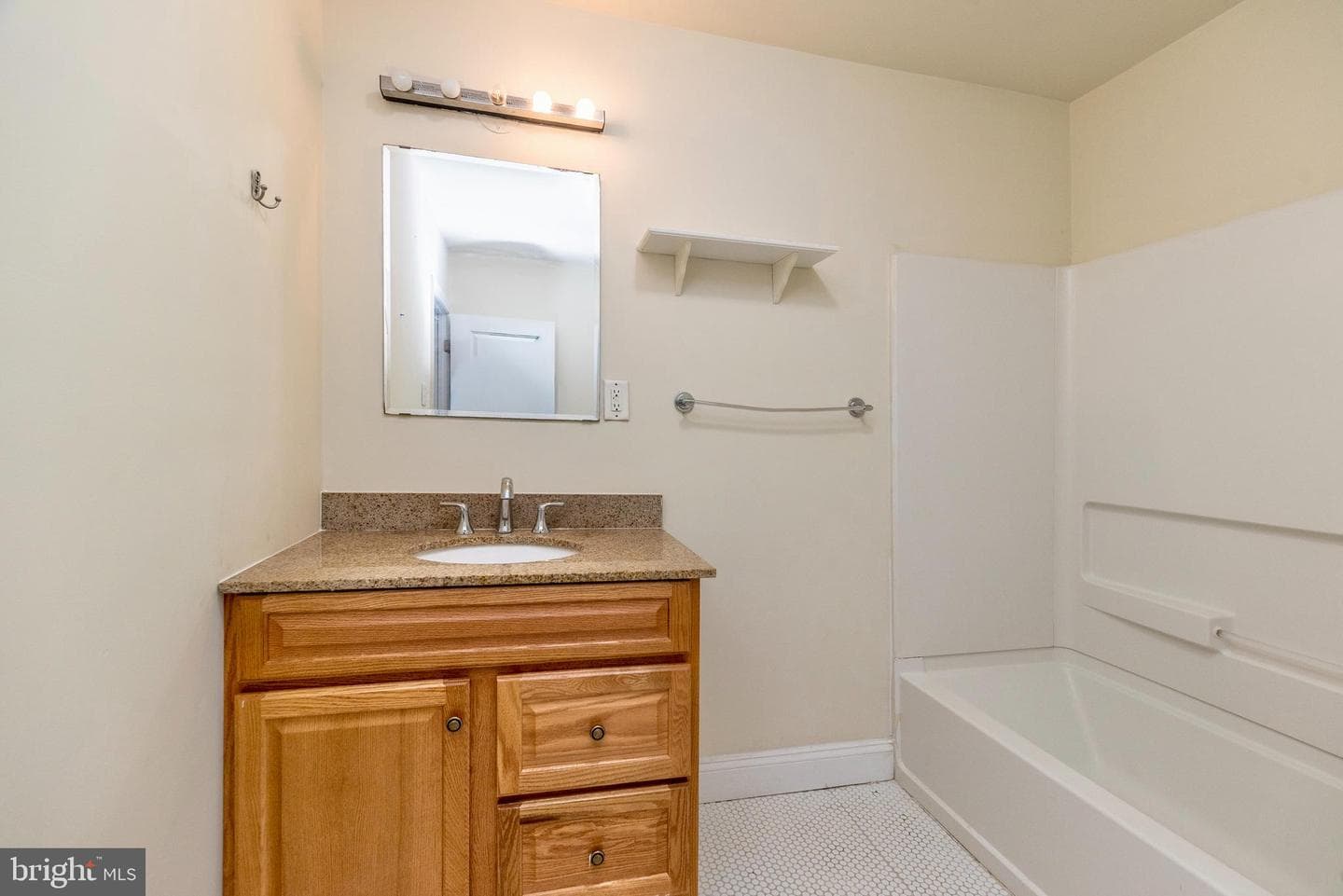 5636 N Uber Street photo 27