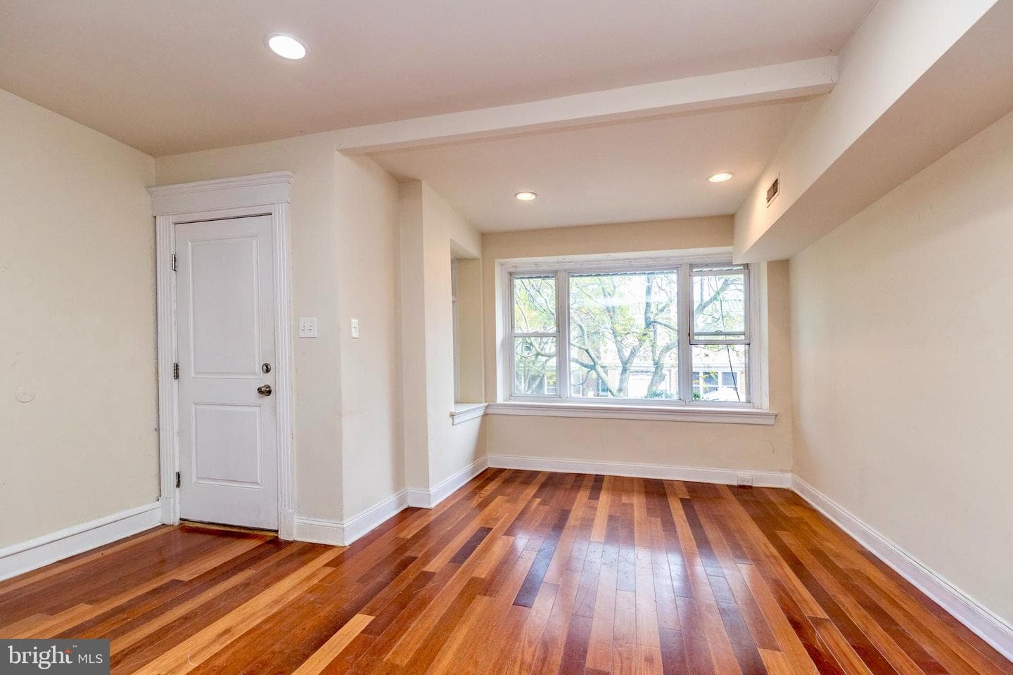 5636 N Uber Street photo 4