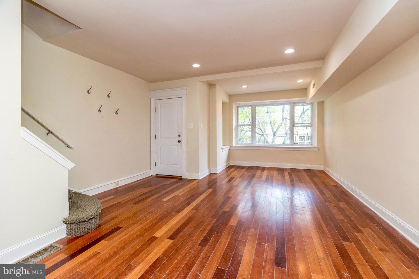 5636 N Uber Street photo 5