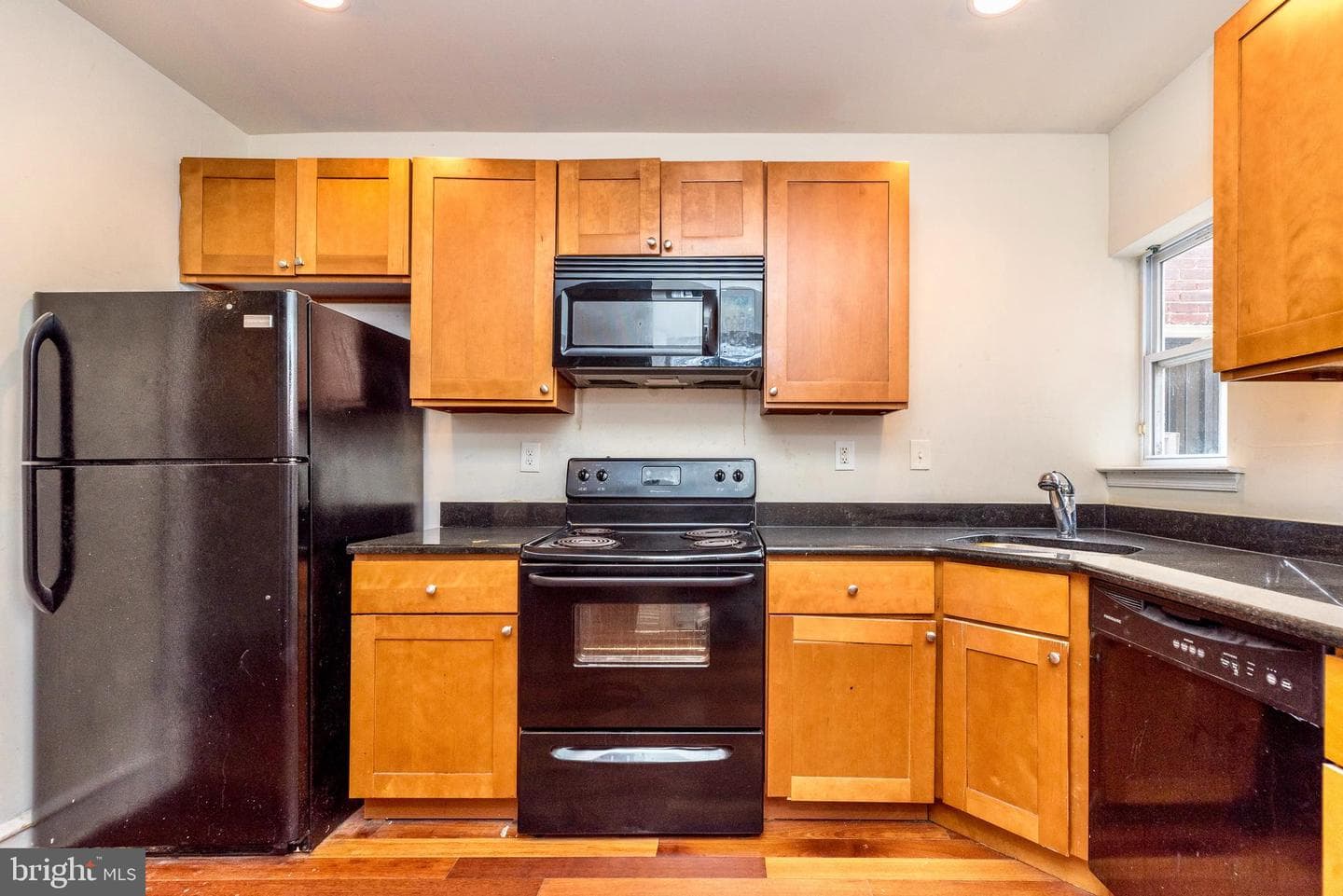 5636 N Uber Street photo 8
