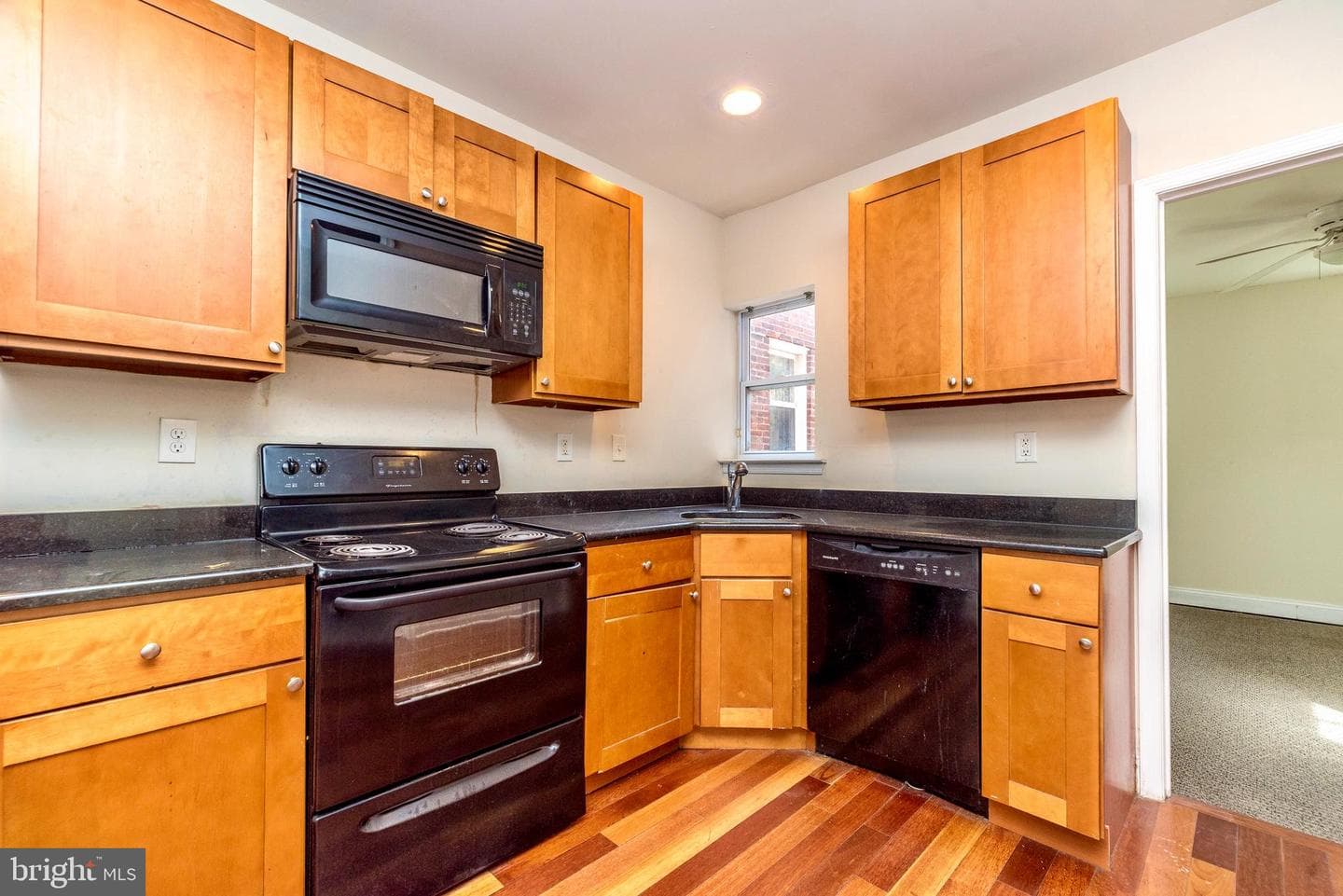5636 N Uber Street photo 9