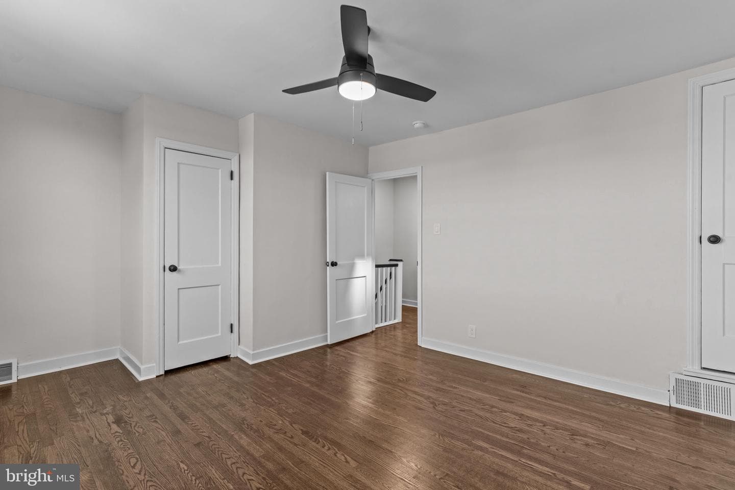 2923 Fanshawe Street photo 17